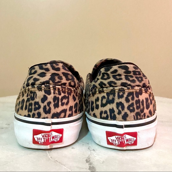 Leopard Vans (Deluxe Comfort) - Picture 9 of 9
